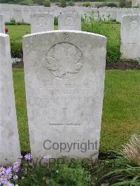 Etaples Military Cemetery - Bain, D J